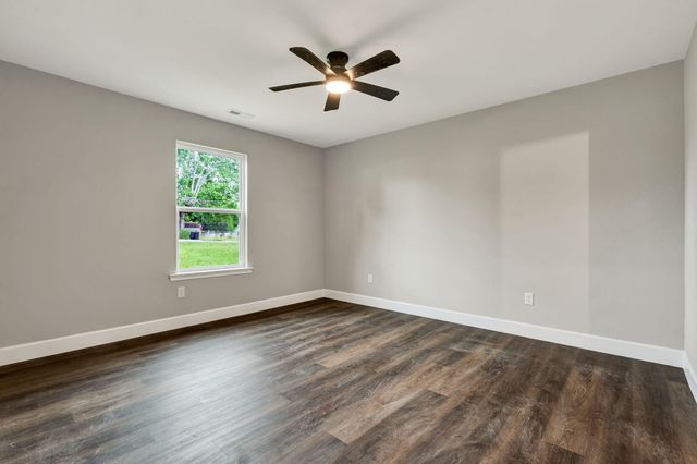 22 Ingleside Avenue, Englewood, TN 37329