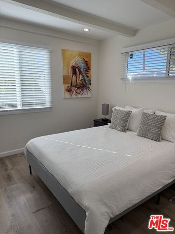 9204 Rowell Avenue, Chatsworth (los Angeles), CA 91311