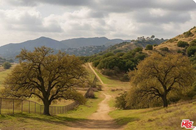 9204 Rowell Avenue, Chatsworth (los Angeles), CA 91311