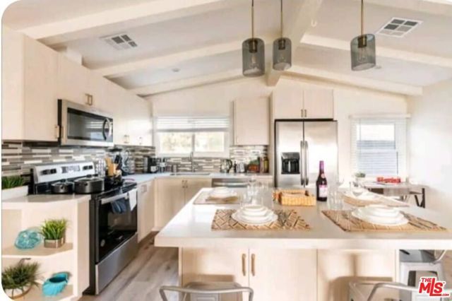 9204 Rowell Avenue, Chatsworth (los Angeles), CA 91311