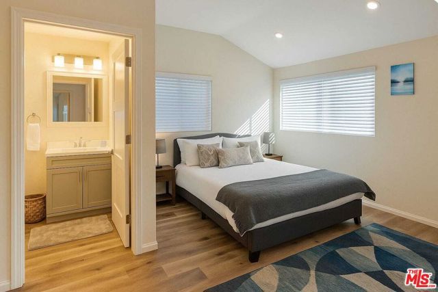 9204 Rowell Avenue, Chatsworth (los Angeles), CA 91311