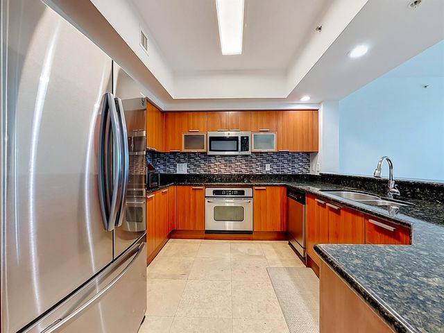 14951 Royal Oaks Lane 505, North Miami, FL 33181