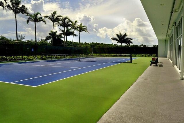 14951 Royal Oaks Lane 505, North Miami, FL 33181