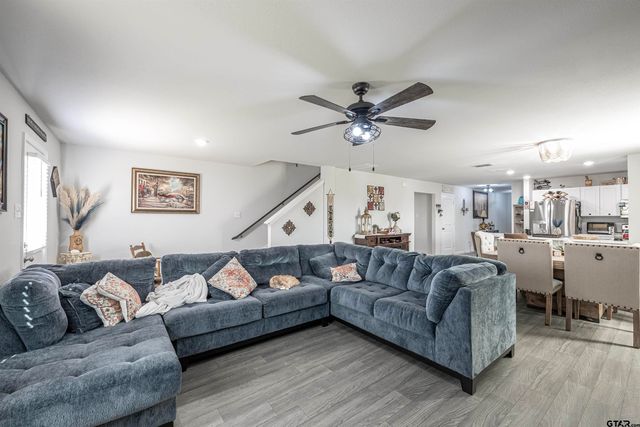 1101 Ripplewood, Chandler, TX 75758
