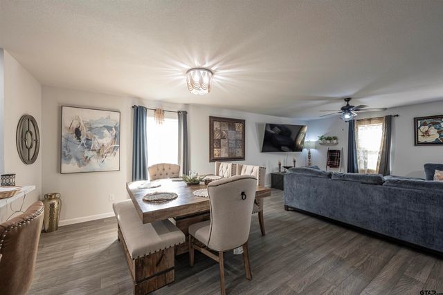 1101 Ripplewood, Chandler, TX 75758
