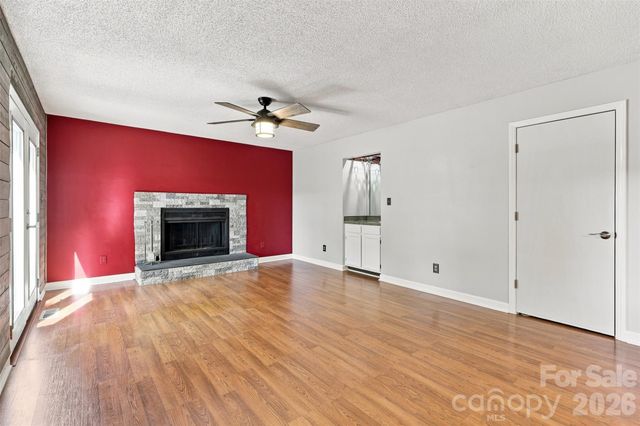 14301 Harbor Estate Road, Charlotte, NC 28278