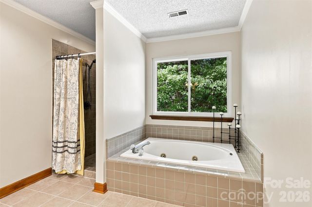 14301 Harbor Estate Road, Charlotte, NC 28278