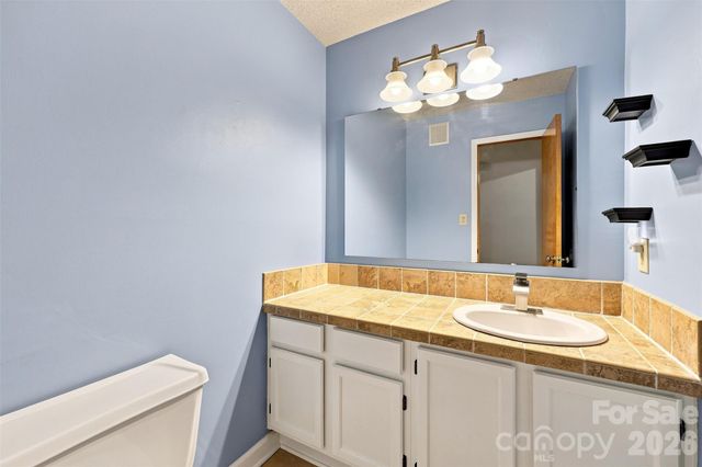 14301 Harbor Estate Road, Charlotte, NC 28278