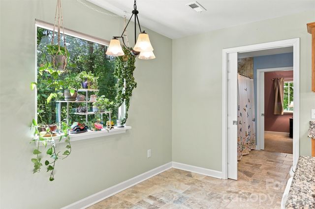 14301 Harbor Estate Road, Charlotte, NC 28278