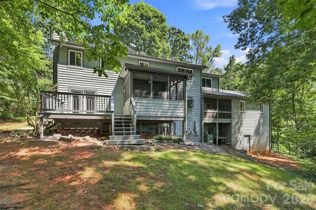 14301 Harbor Estate Road, Charlotte, NC 28278