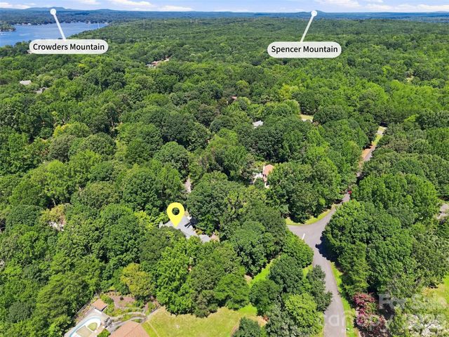 14301 Harbor Estate Road, Charlotte, NC 28278