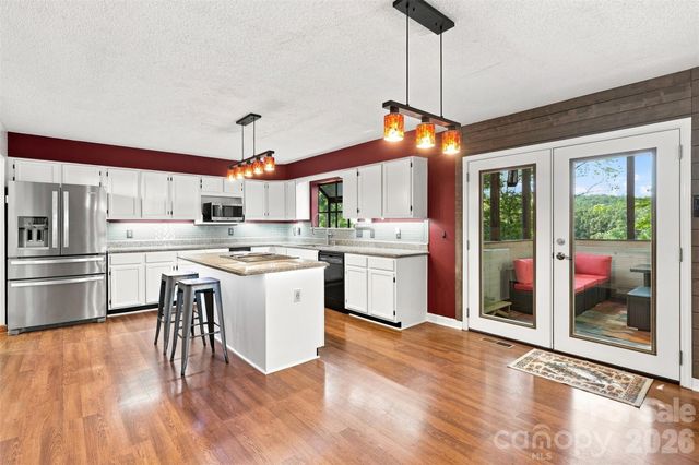 14301 Harbor Estate Road, Charlotte, NC 28278