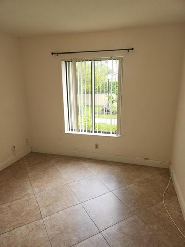 702 Sunny Pine Way G1, Greenacres, FL 33415