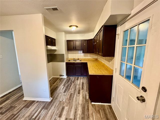 124 Saint James Lane, Cahokia, IL 62206