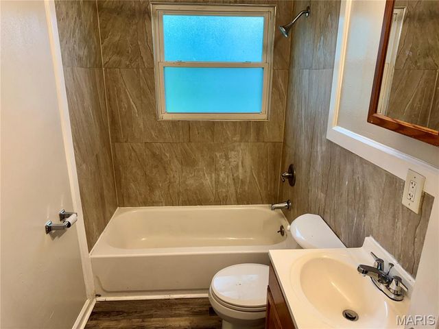 124 Saint James Lane, Cahokia, IL 62206