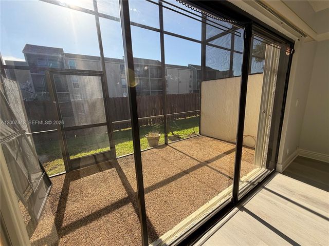 4403 SW 70th Ter 4403, Davie, FL 33314