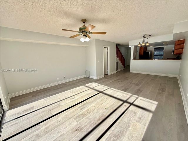 4403 SW 70th Ter 4403, Davie, FL 33314