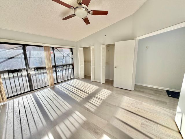 4403 SW 70th Ter 4403, Davie, FL 33314