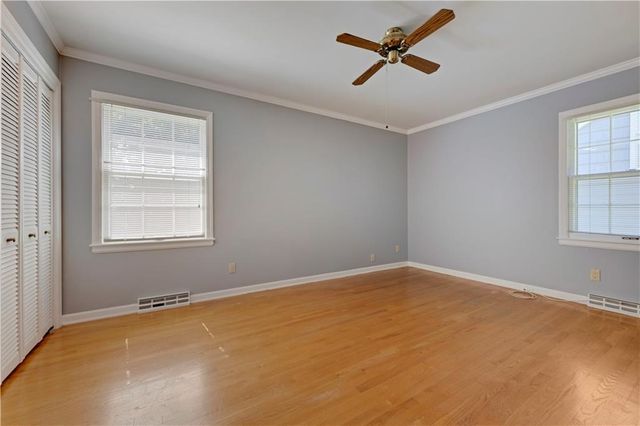 10339 Sagamore Road, Leawood, KS 66206