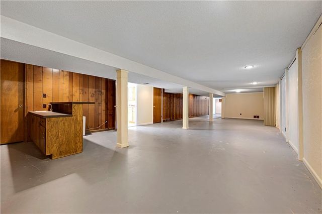 10339 Sagamore Road, Leawood, KS 66206