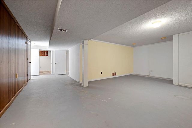 10339 Sagamore Road, Leawood, KS 66206