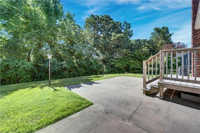 10339 Sagamore Road, Leawood, KS 66206