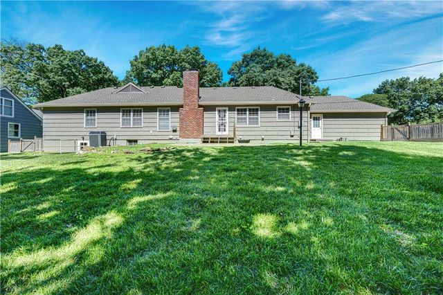 10339 Sagamore Road, Leawood, KS 66206