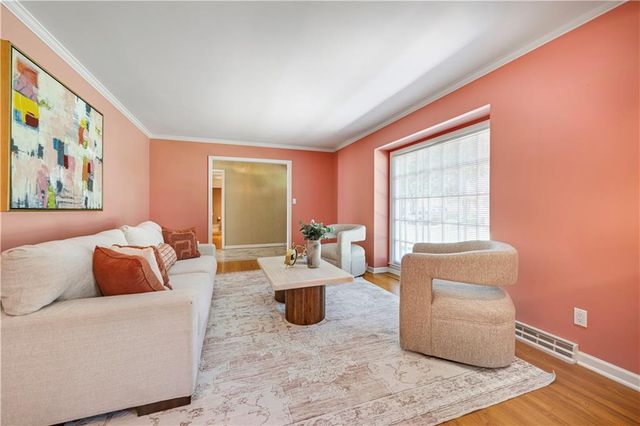 10339 Sagamore Road, Leawood, KS 66206