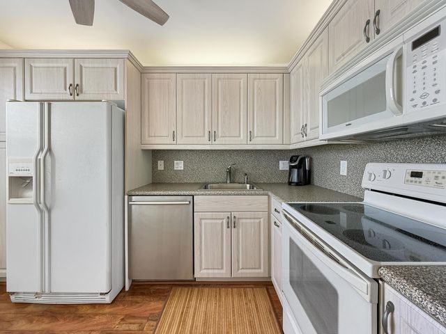 8 Colonial Club Drive 303, Boynton Beach, FL 33435