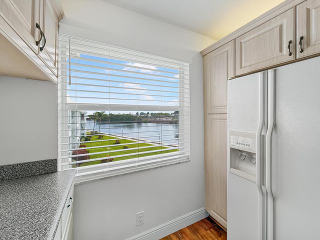 8 Colonial Club Drive 303, Boynton Beach, FL 33435