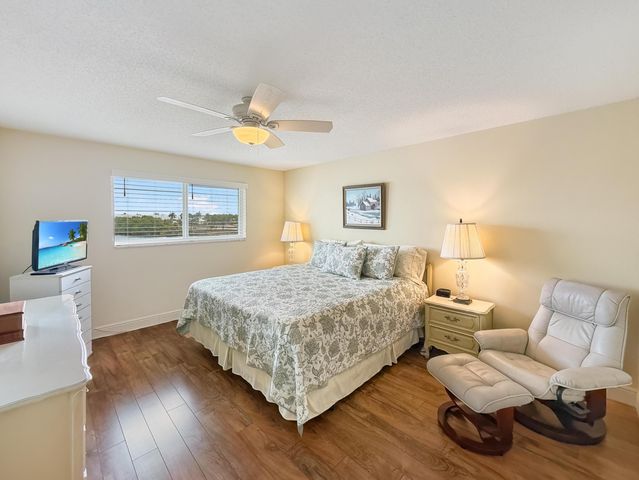 8 Colonial Club Drive 303, Boynton Beach, FL 33435