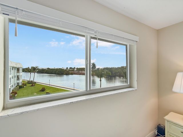 8 Colonial Club Drive 303, Boynton Beach, FL 33435