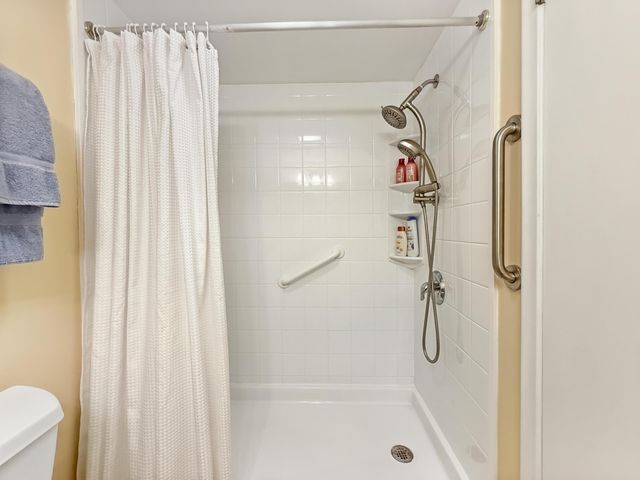 8 Colonial Club Drive 303, Boynton Beach, FL 33435