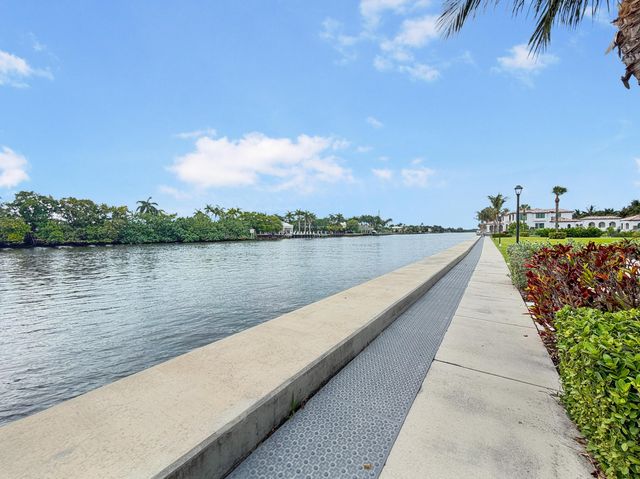 8 Colonial Club Drive 303, Boynton Beach, FL 33435