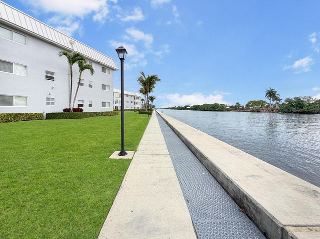 8 Colonial Club Drive 303, Boynton Beach, FL 33435
