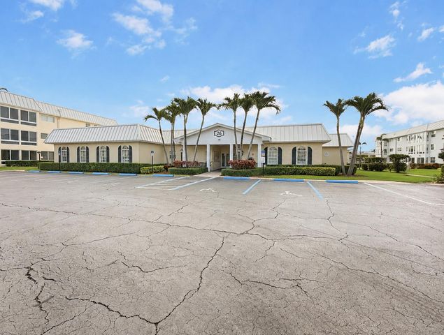 8 Colonial Club Drive 303, Boynton Beach, FL 33435