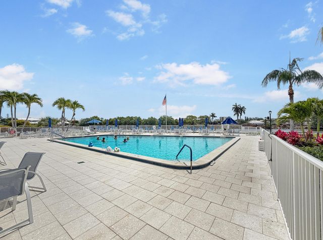 8 Colonial Club Drive 303, Boynton Beach, FL 33435
