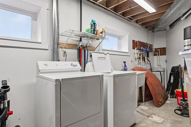 301 Lake View Drive NE, Solon, IA 52333