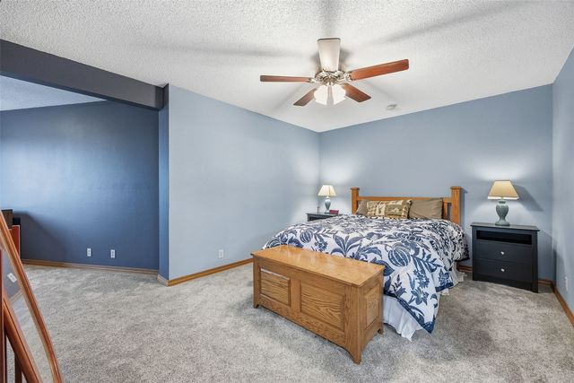 301 Lake View Drive NE, Solon, IA 52333