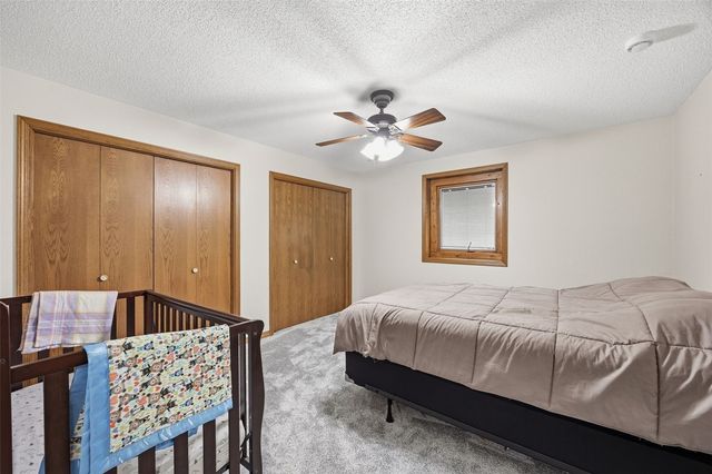 301 Lake View Drive NE, Solon, IA 52333