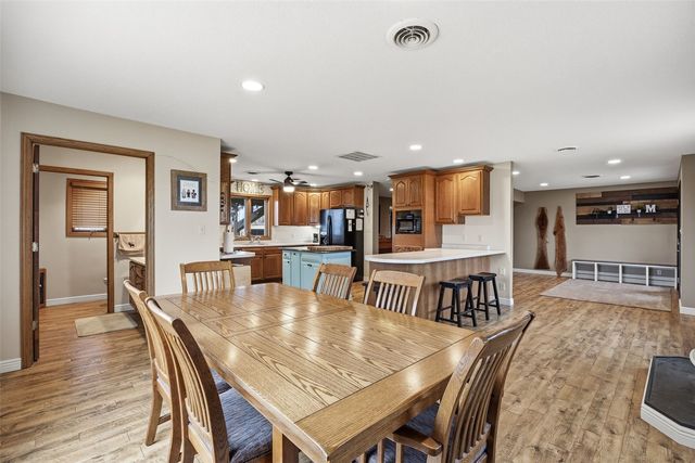 301 Lake View Drive NE, Solon, IA 52333