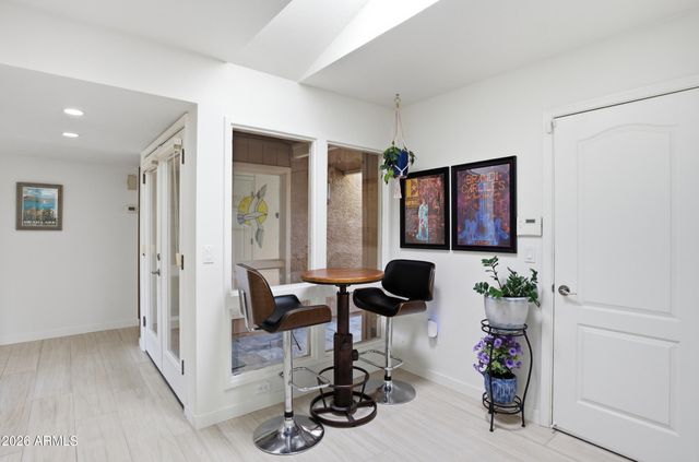 1015 E BECKER Lane, Phoenix, AZ 85020