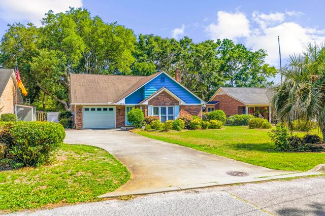 1488 Bessent Ave., Little River, SC 29566