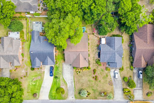 1488 Bessent Ave., Little River, SC 29566
