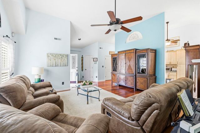 1488 Bessent Ave., Little River, SC 29566