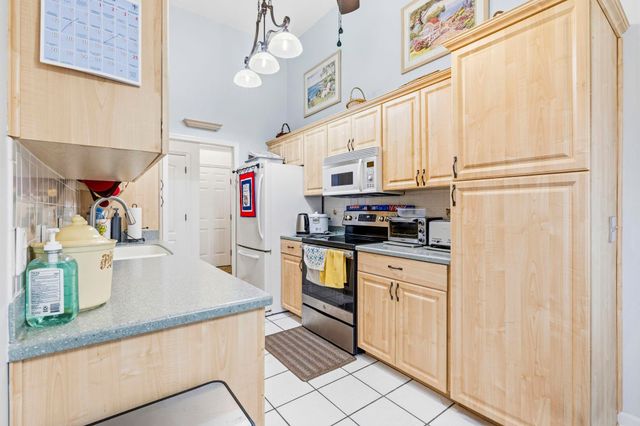 1488 Bessent Ave., Little River, SC 29566