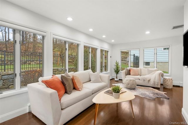 8 Valentine Road, Briarcliff Manor, NY 10510