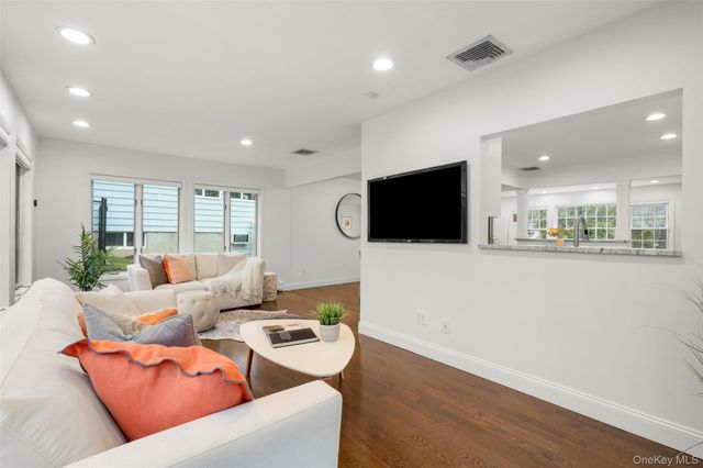 8 Valentine Road, Briarcliff Manor, NY 10510