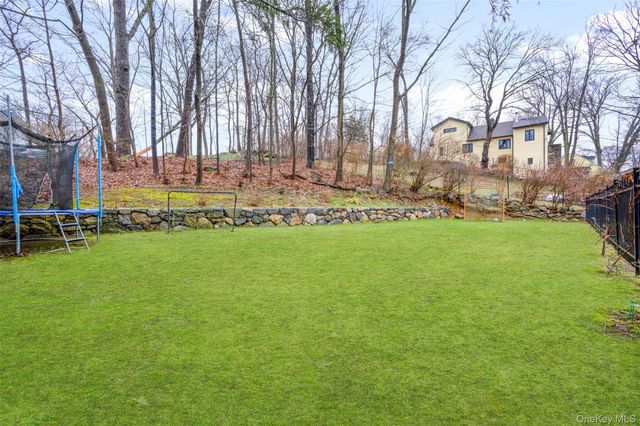 8 Valentine Road, Briarcliff Manor, NY 10510