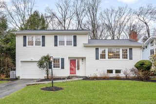 8 Valentine Road, Briarcliff Manor, NY 10510